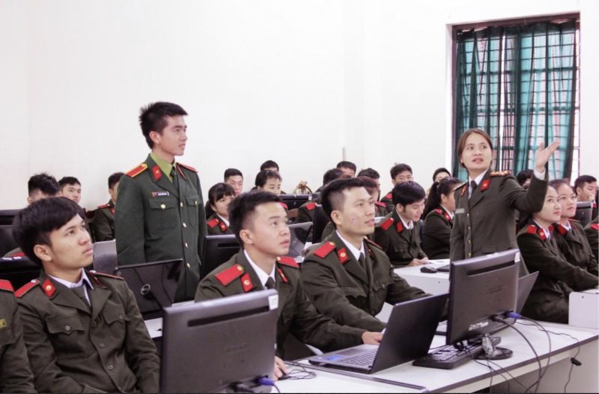 ĐỔI MỚI CÔNG TÁC TUYỂN SINH ĐẠI HỌC CHÍNH QUY TUYỂN MỚI TRONG CAND NĂM 2022